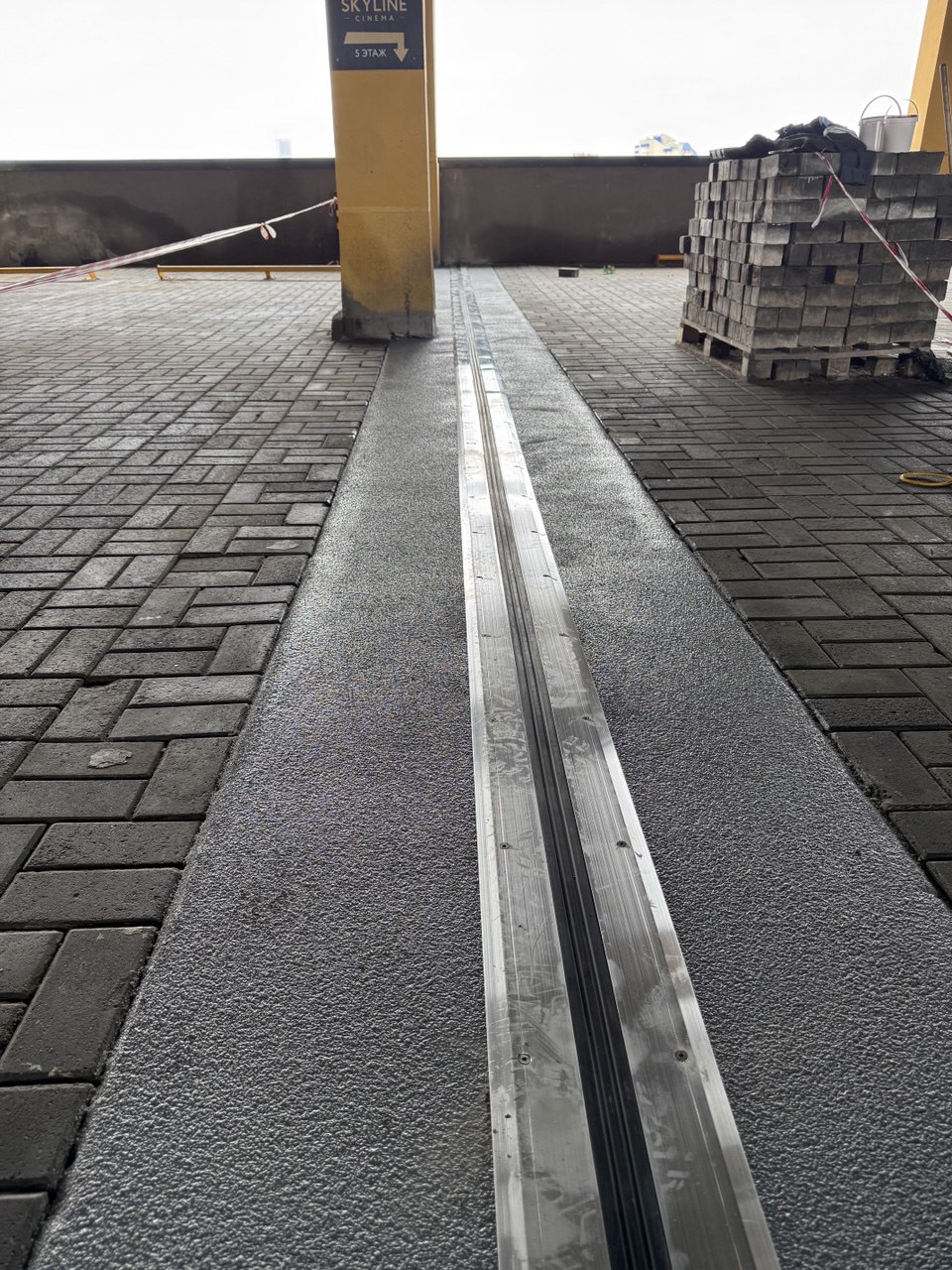 Ремонт деформационных швов в ТРЦ Galileo